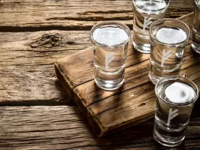 Enjoy the pure and pure taste of LOKI vodka. Depending on the raw materials used and the distillation process, the flavors differ.